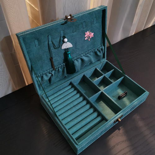 Vintage velvet jewelry box - jewelry,
