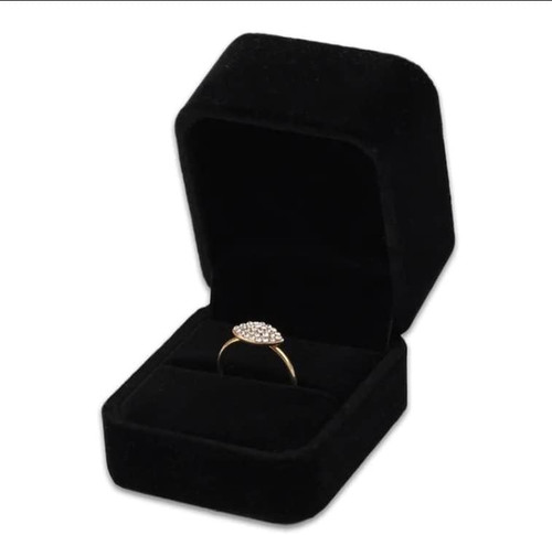Black velvet ring box - black,