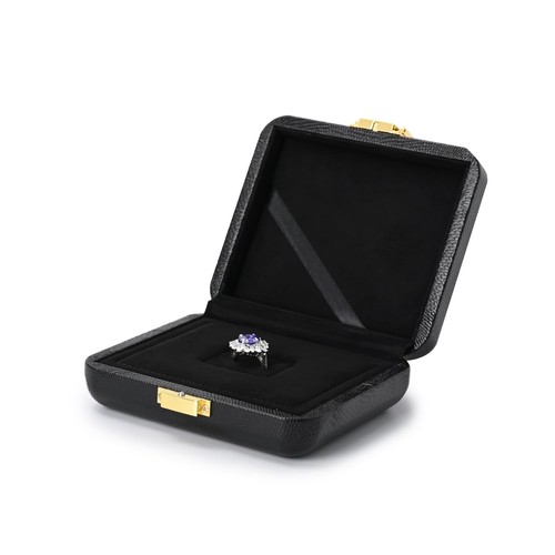 Elegant black ring - box, with