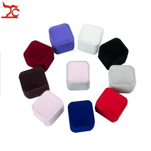 Square velvet ring box - velvet,