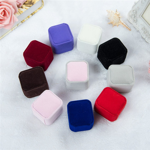 Square velvet ring - ring, box